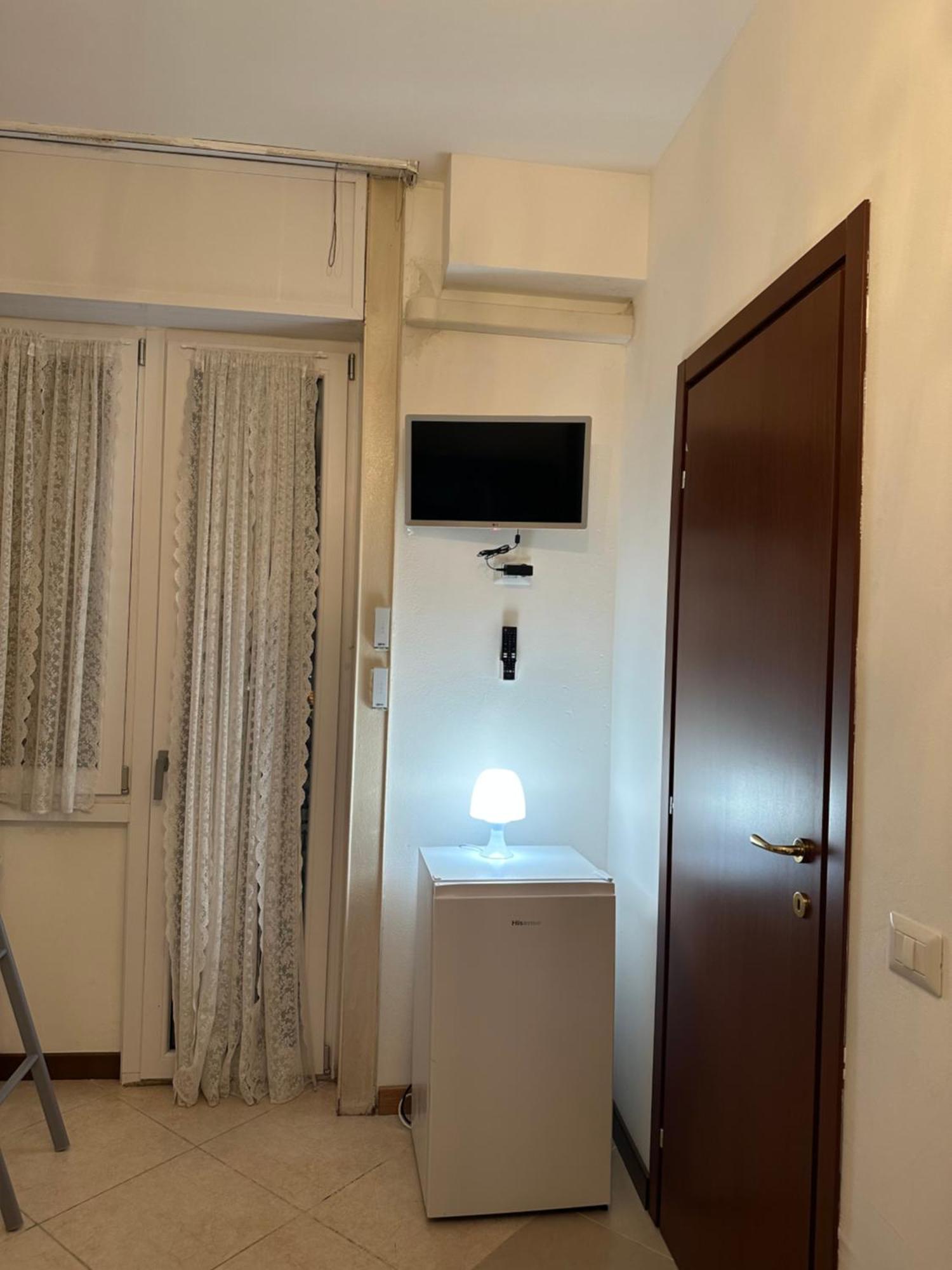 Gigli, Rooms Con Cucina In Comune E Terrazza Милано Екстериор снимка